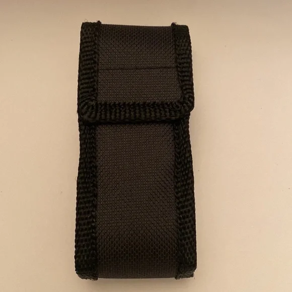 Purple taser 💜 - Picture 6 of 8